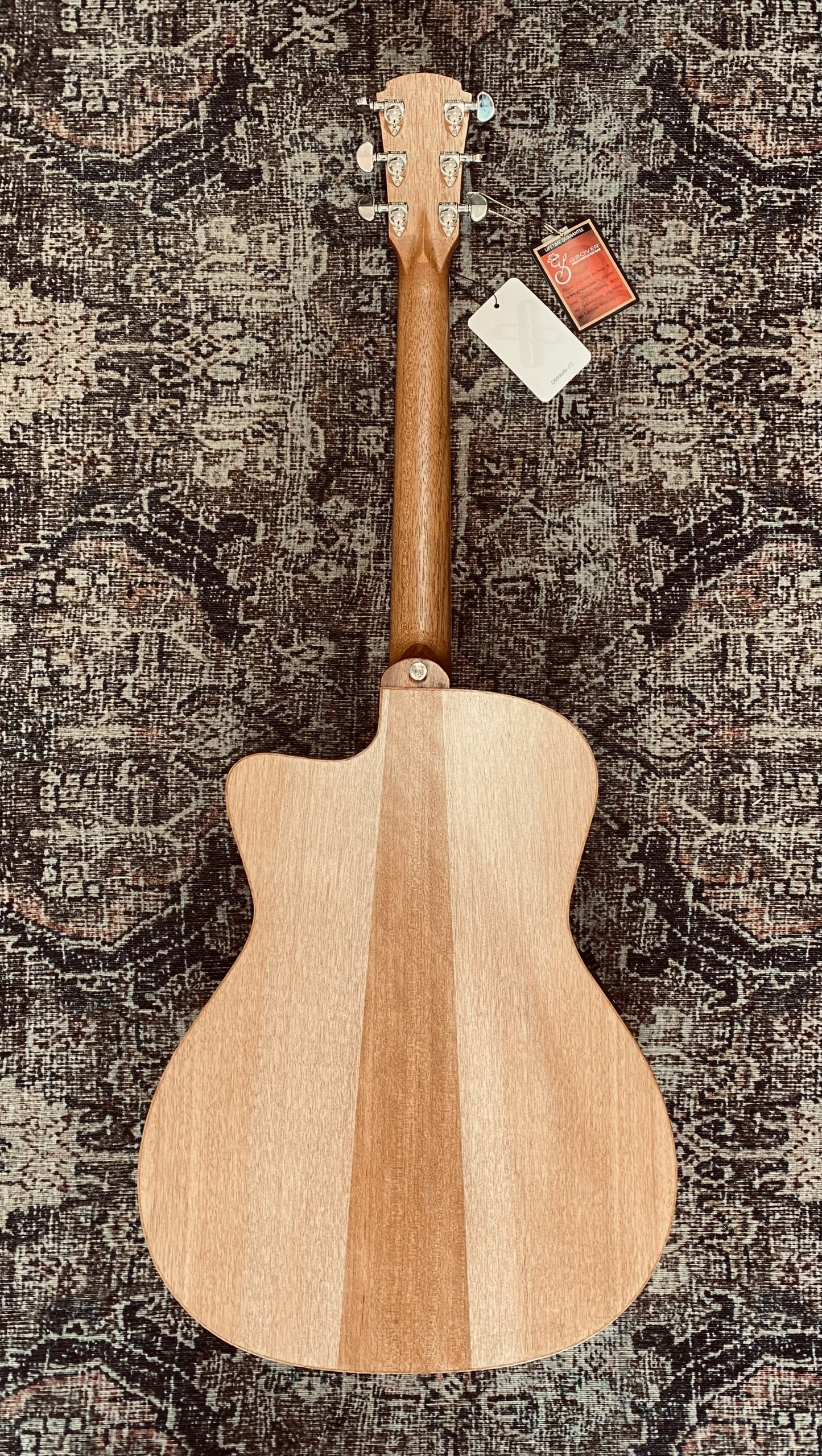 Cole Clark STUDIO Series Acoustic/Electric All Solid Bunya Face Queensland Maple back & sides