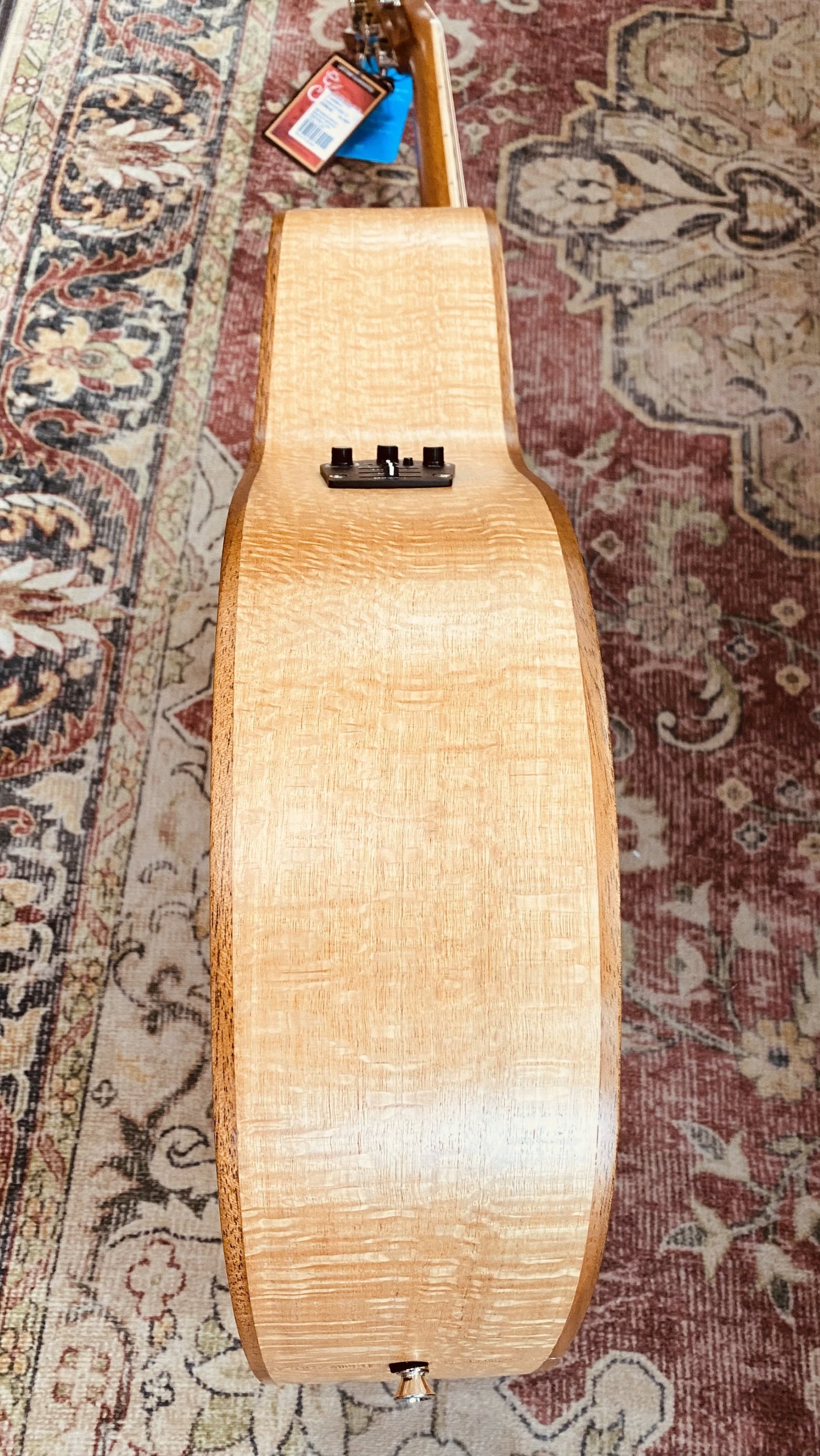 Cole Clark Studio Series AN1EC - All Solid Bunya Top and Silky Oak Back and Sides w/ Dlx Gigbag