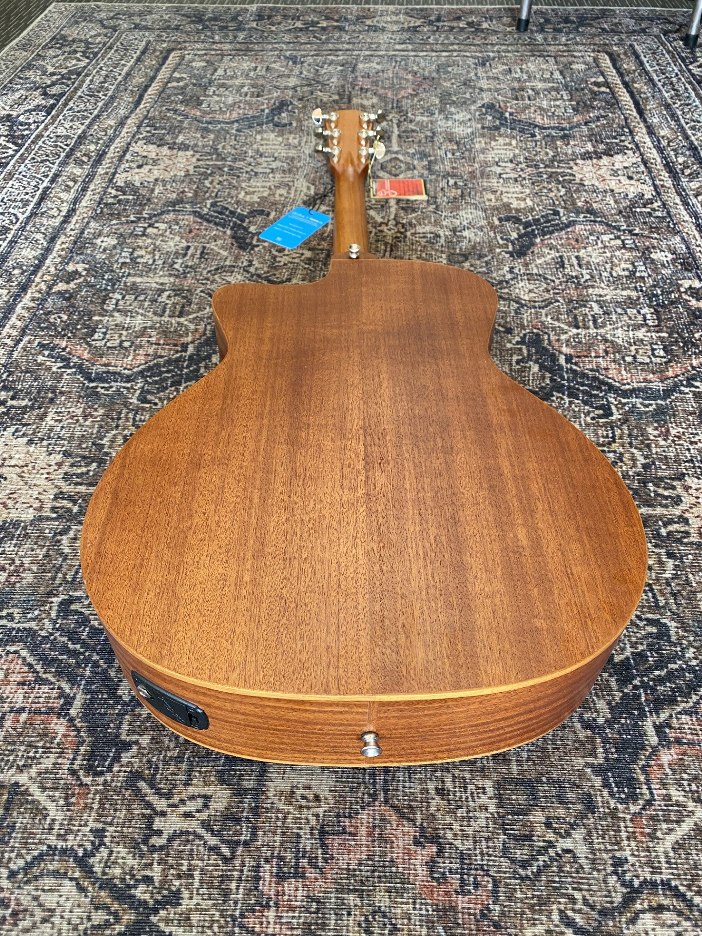Cole Clark STUDIO Series Acoustic/Electric All Solid African Mahogany with Delux Gig Bag