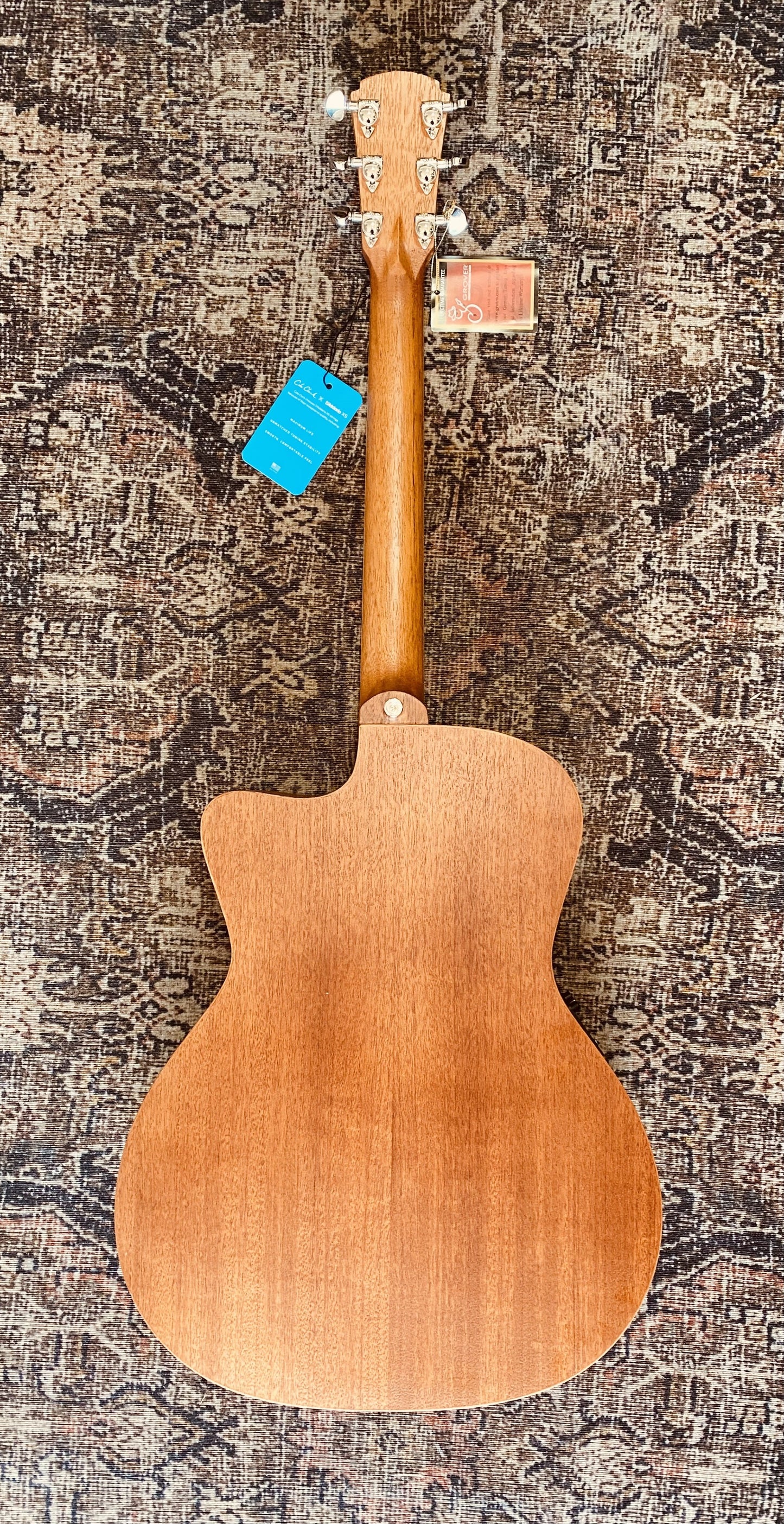 Cole Clark STUDIO Series Acoustic/Electric All Solid African Mahogany with Delux Gig Bag