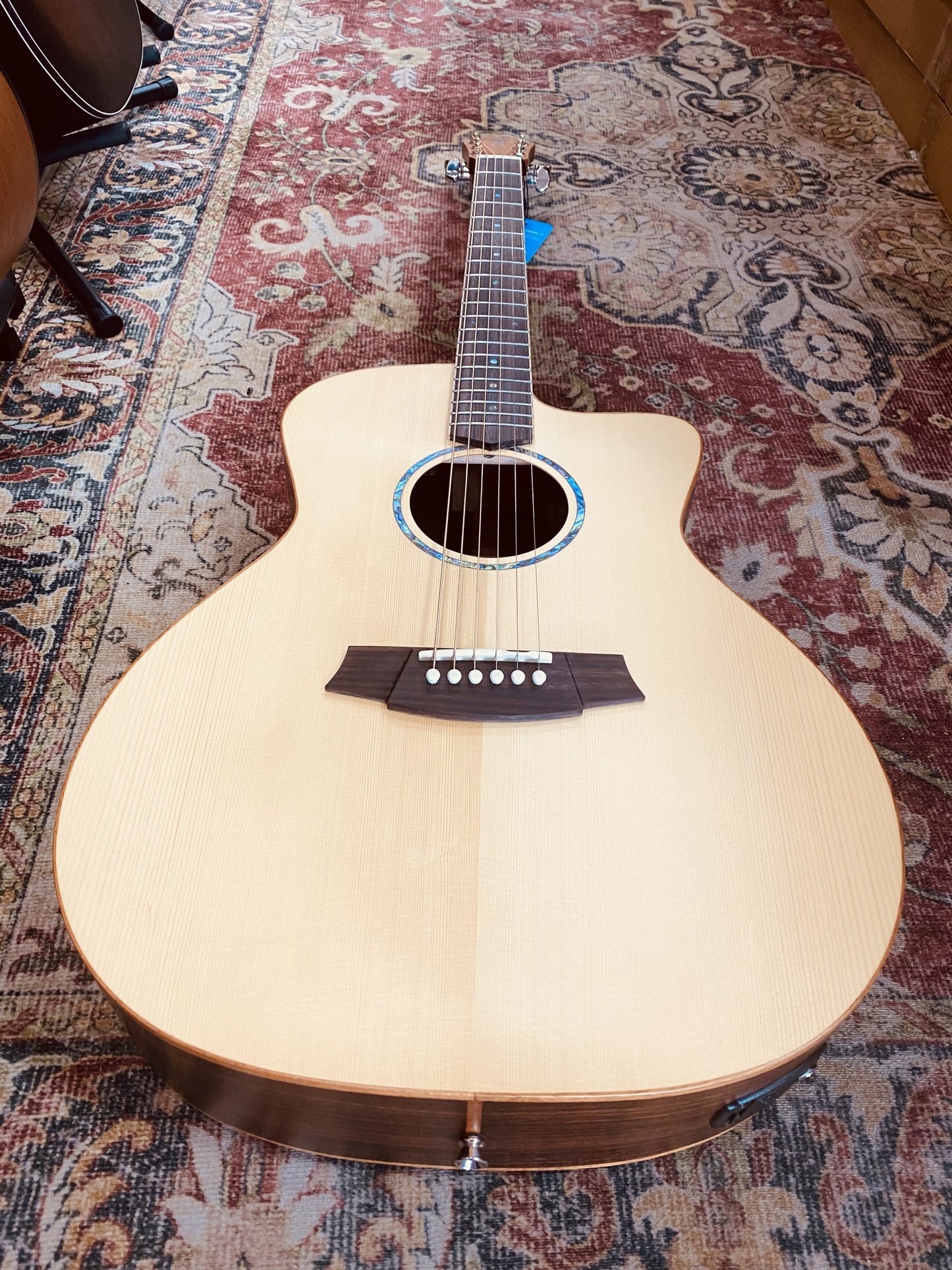 Cole Clark STUDIO series Acoustic/Electric All Solid Euro Spruce Face Rosewood back & sides