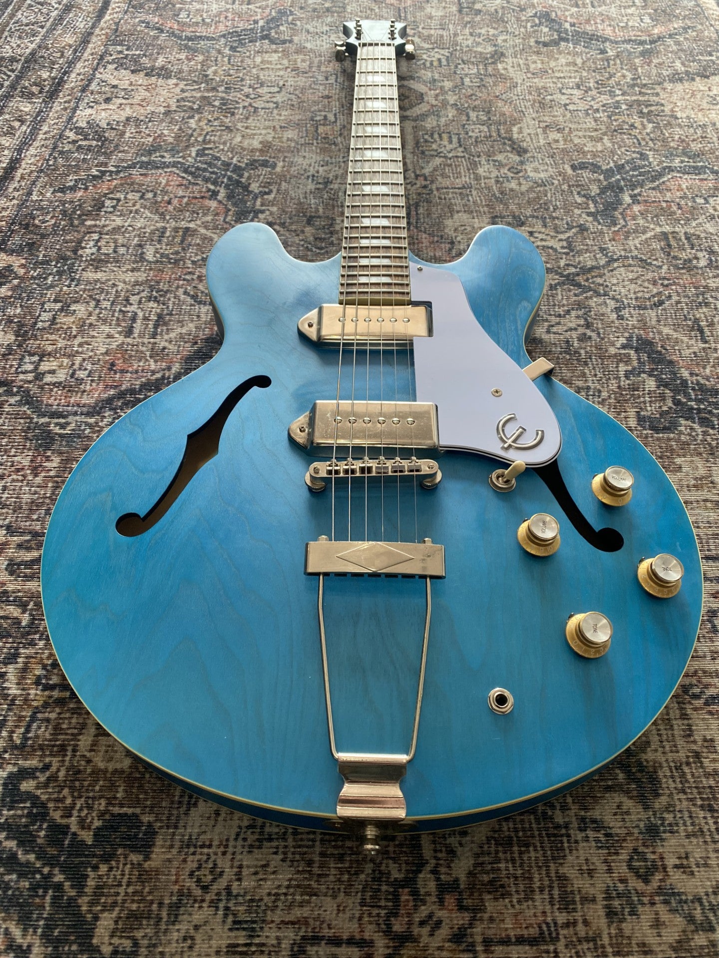 EPIPHONE CASINO IN WORN DENIM FINISH WITH GIG BAG (Pre-Loved)