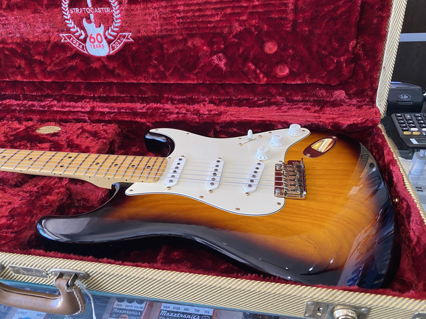 FENDER 60TH ANN STRATOCASTER W/ CASE SERIAL US13118335 - (Pre-Loved)
