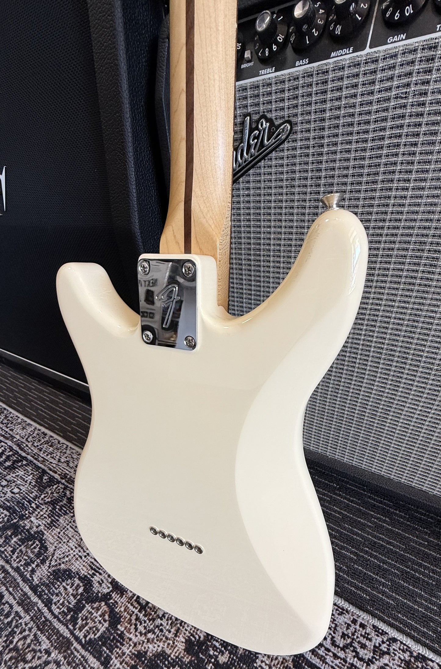FENDER LEAD III ELECTRIC GTR WITH TWEED CASE (Pre-Loved)
