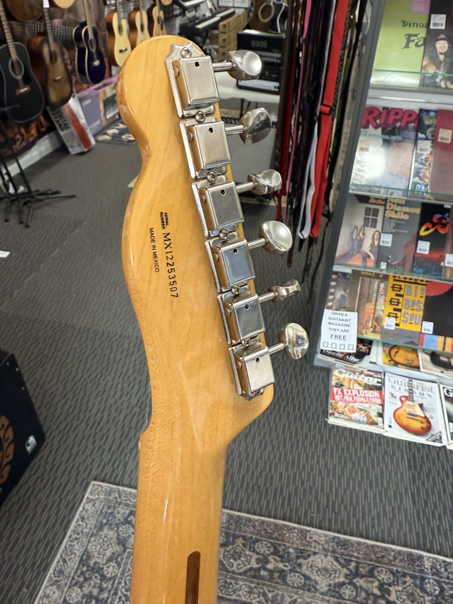 FENDER BAJA TELECASTER SUNBURST WITH CASE (Pre-Loved)
