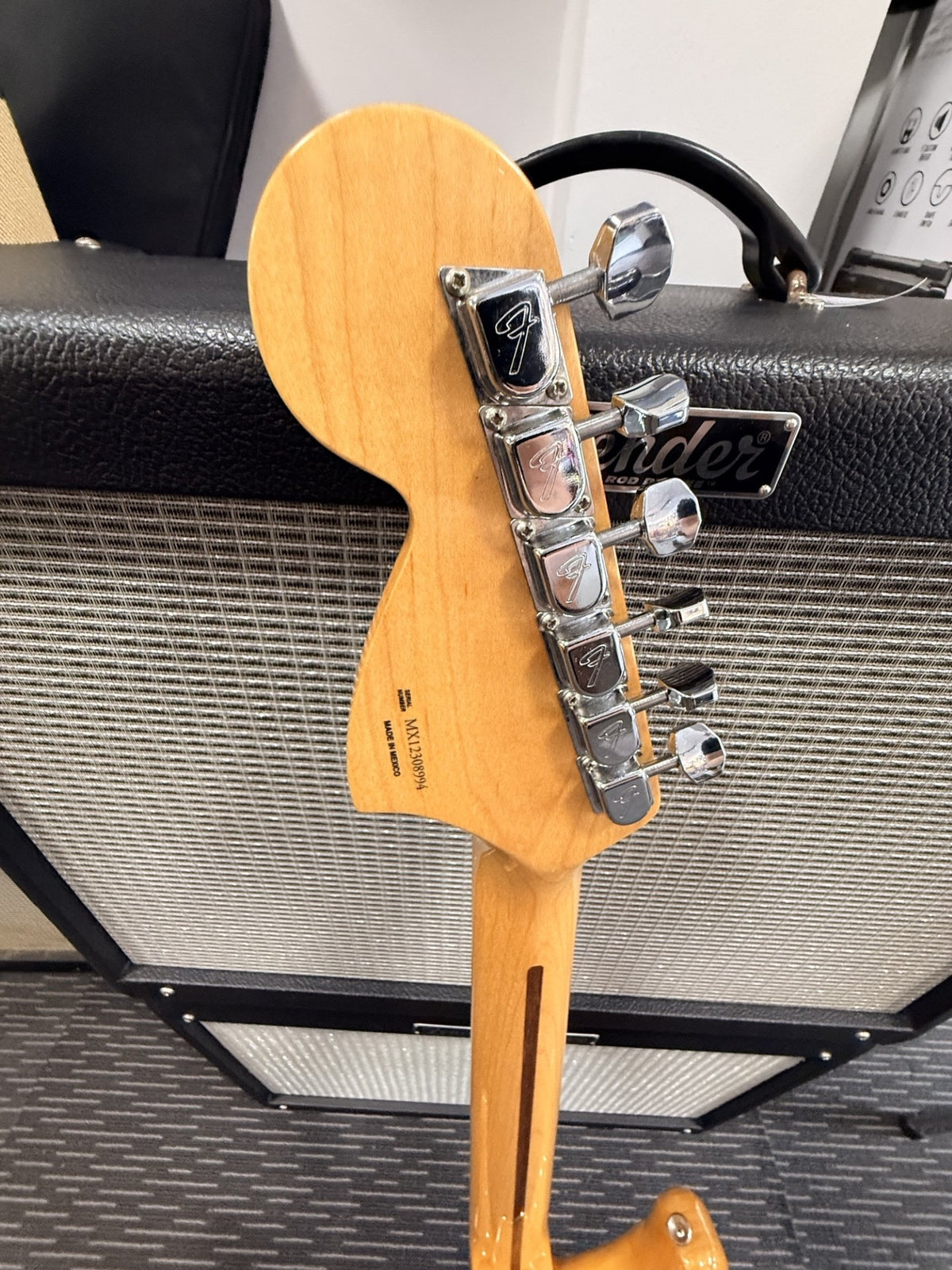FENDER MEXICAN CLASSIC 70'S SERIES STRAT WITH GIG BAG - SECONDHAND