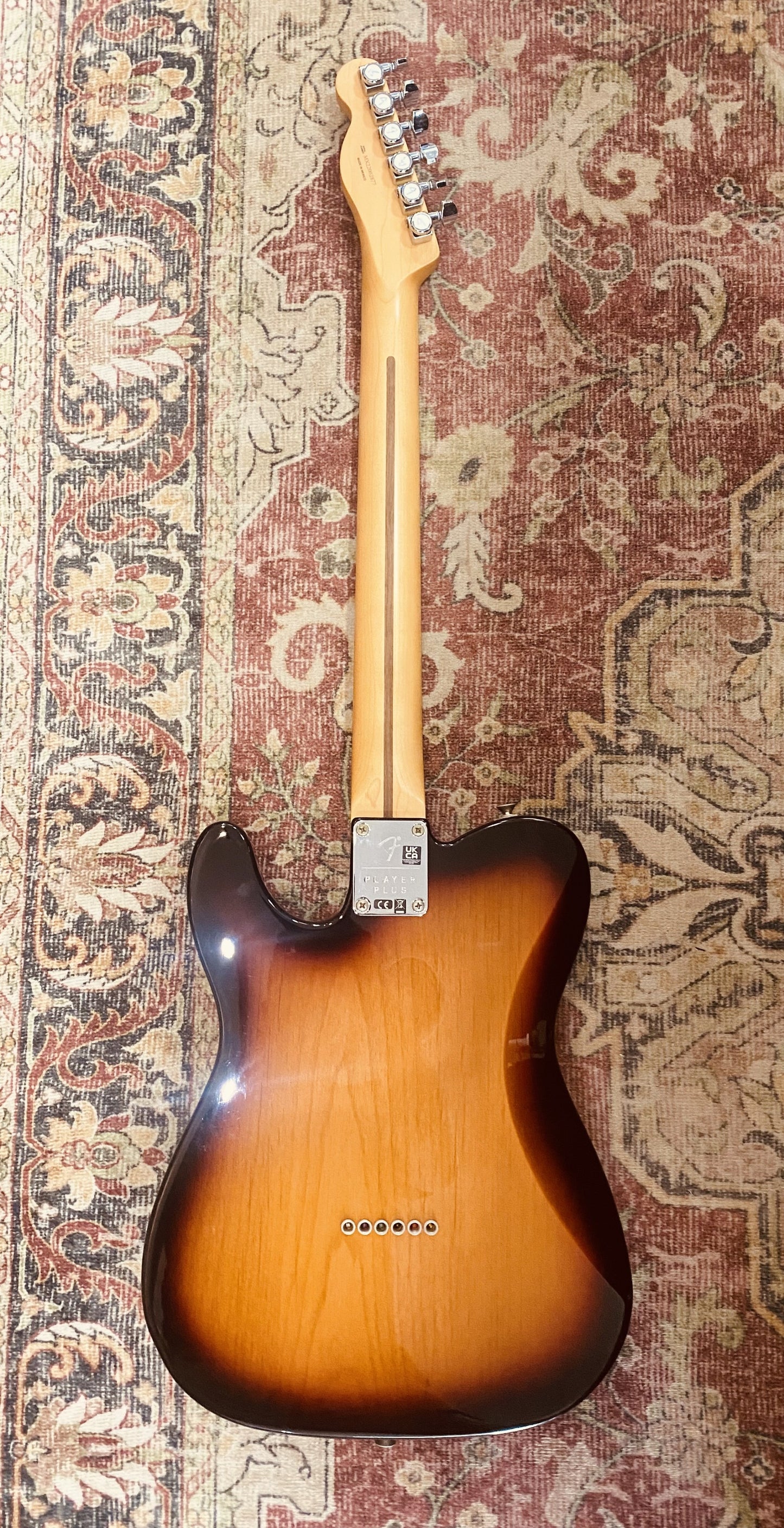 FENDER PLAYER PLUS TELE - SUNBURST W/ CASE (Pre-Loved)