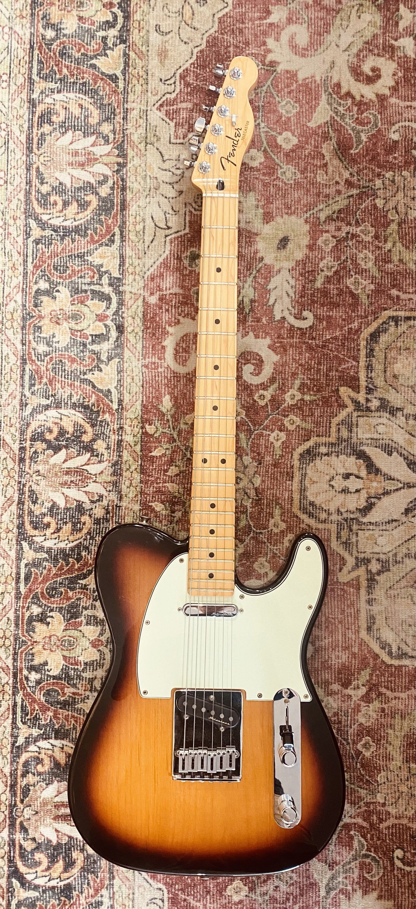 FENDER PLAYER PLUS TELE - SUNBURST W/ CASE (Pre-Loved)