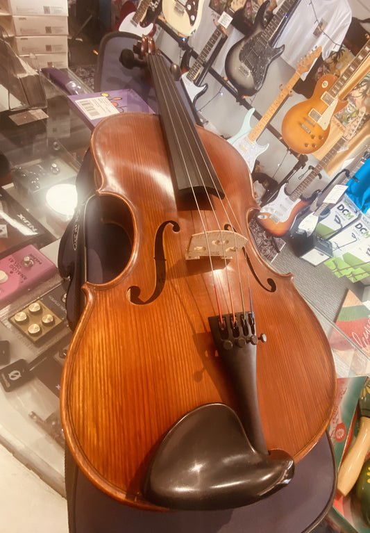 s/h GLIGA 15 IN VIOLA WITH CASE AND SHOULDER REST