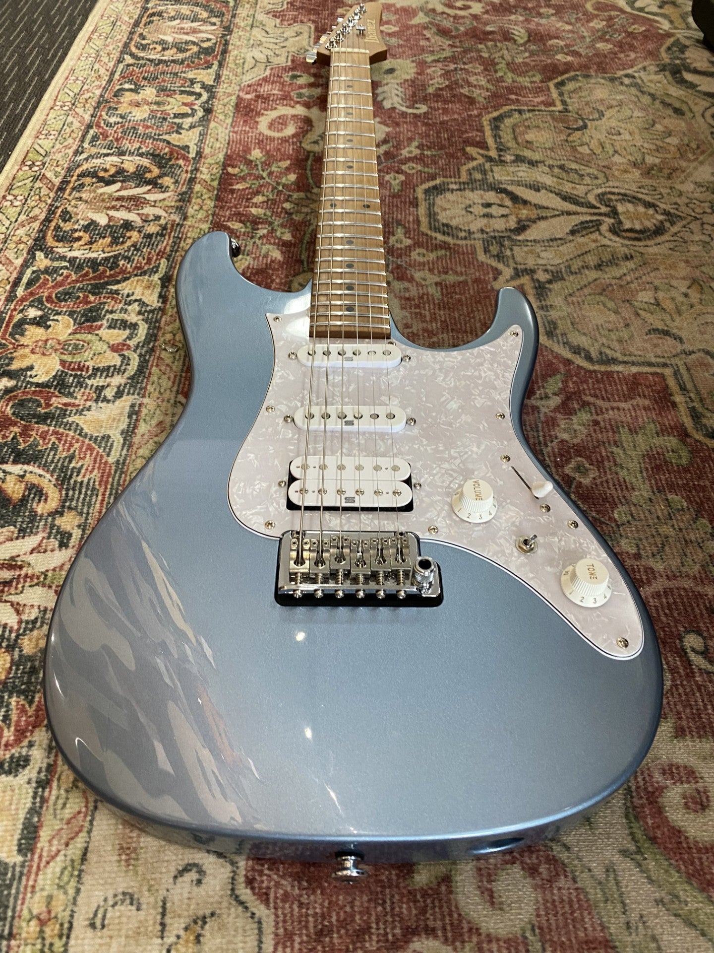 IBANEZ AZ2204 WITH CASE (Pre-Loved)