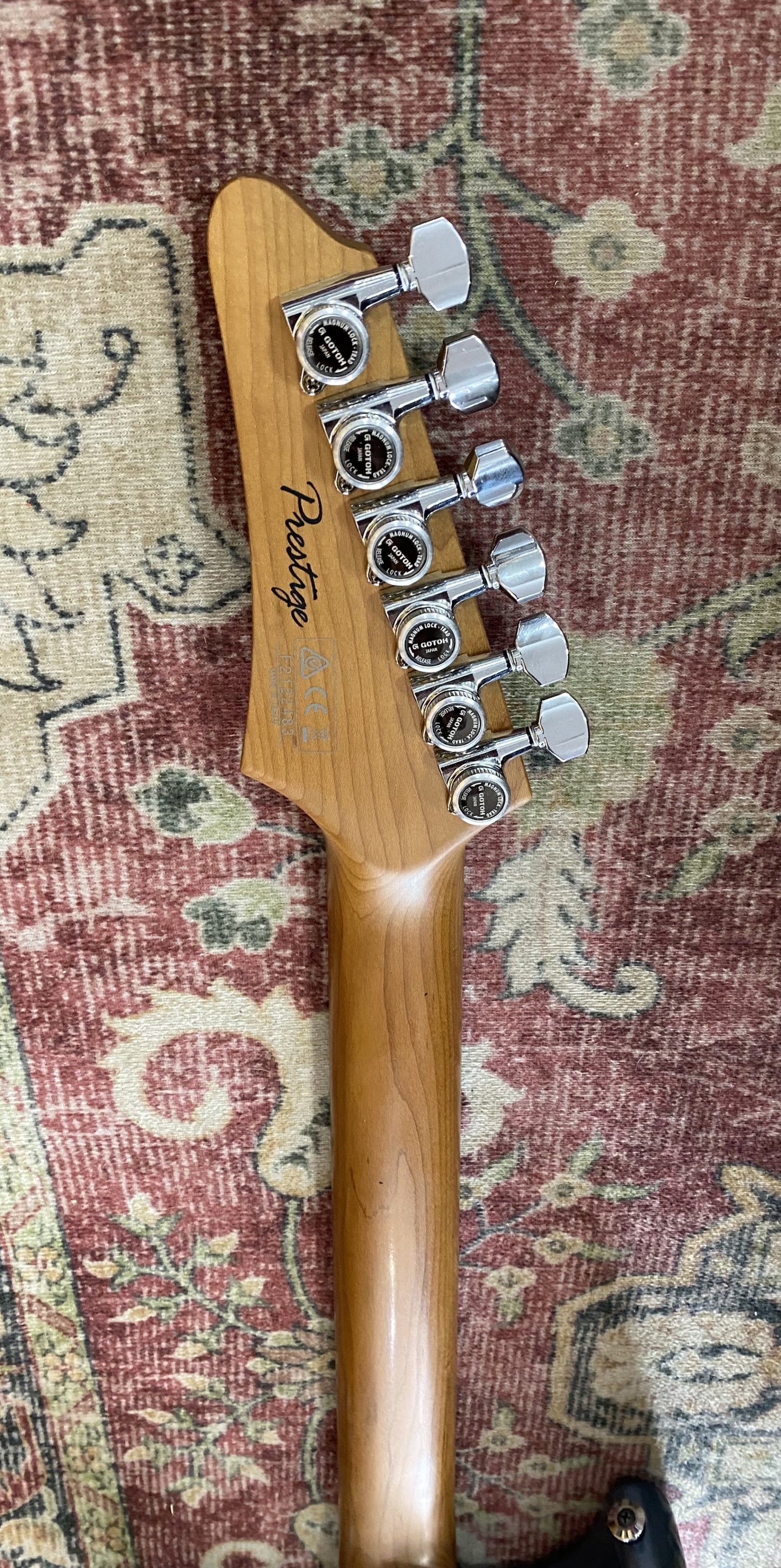 IBANEZ AZ2204 WITH CASE (Pre-Loved)