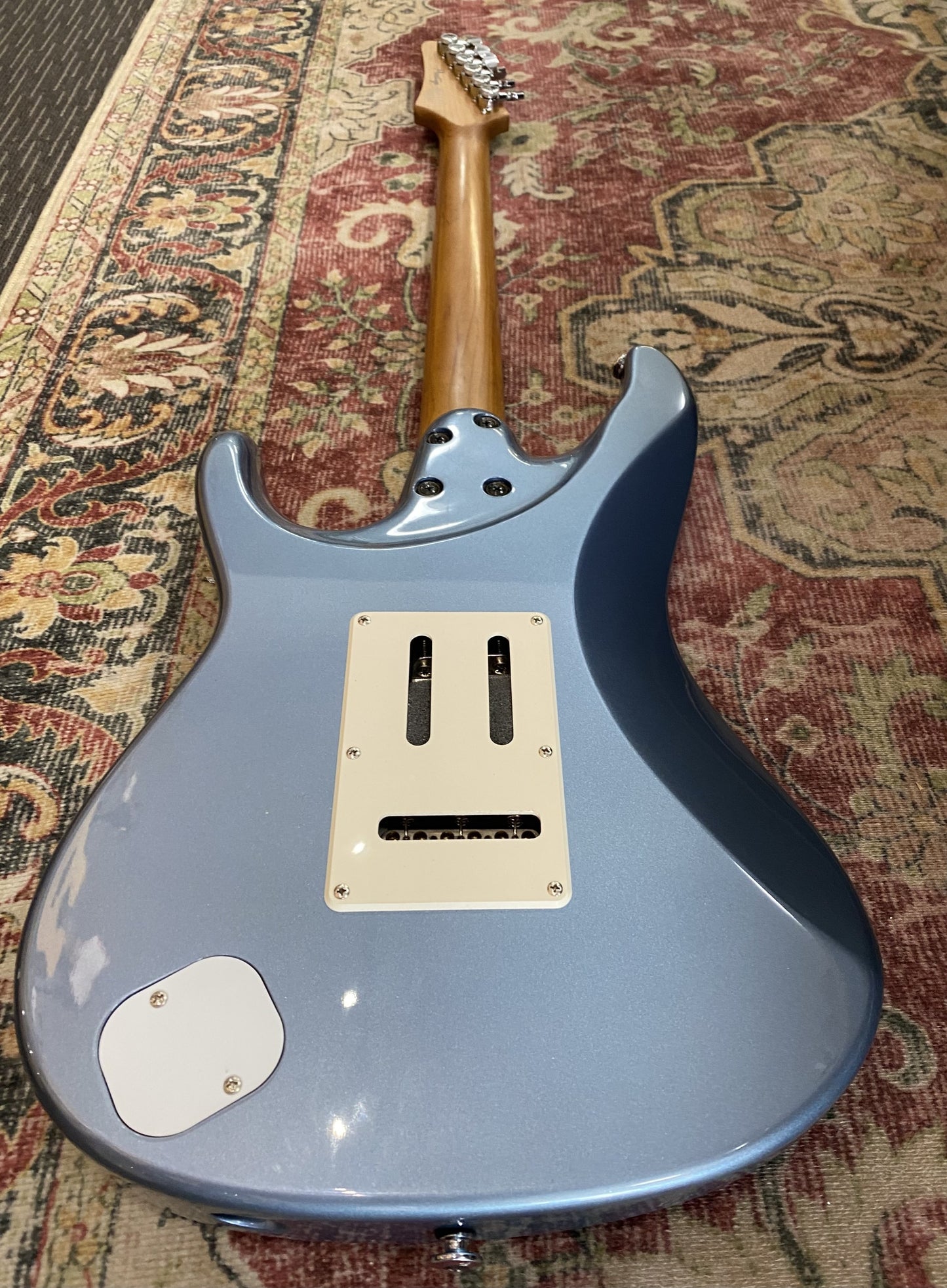 IBANEZ AZ2204 WITH CASE (Pre-Loved)