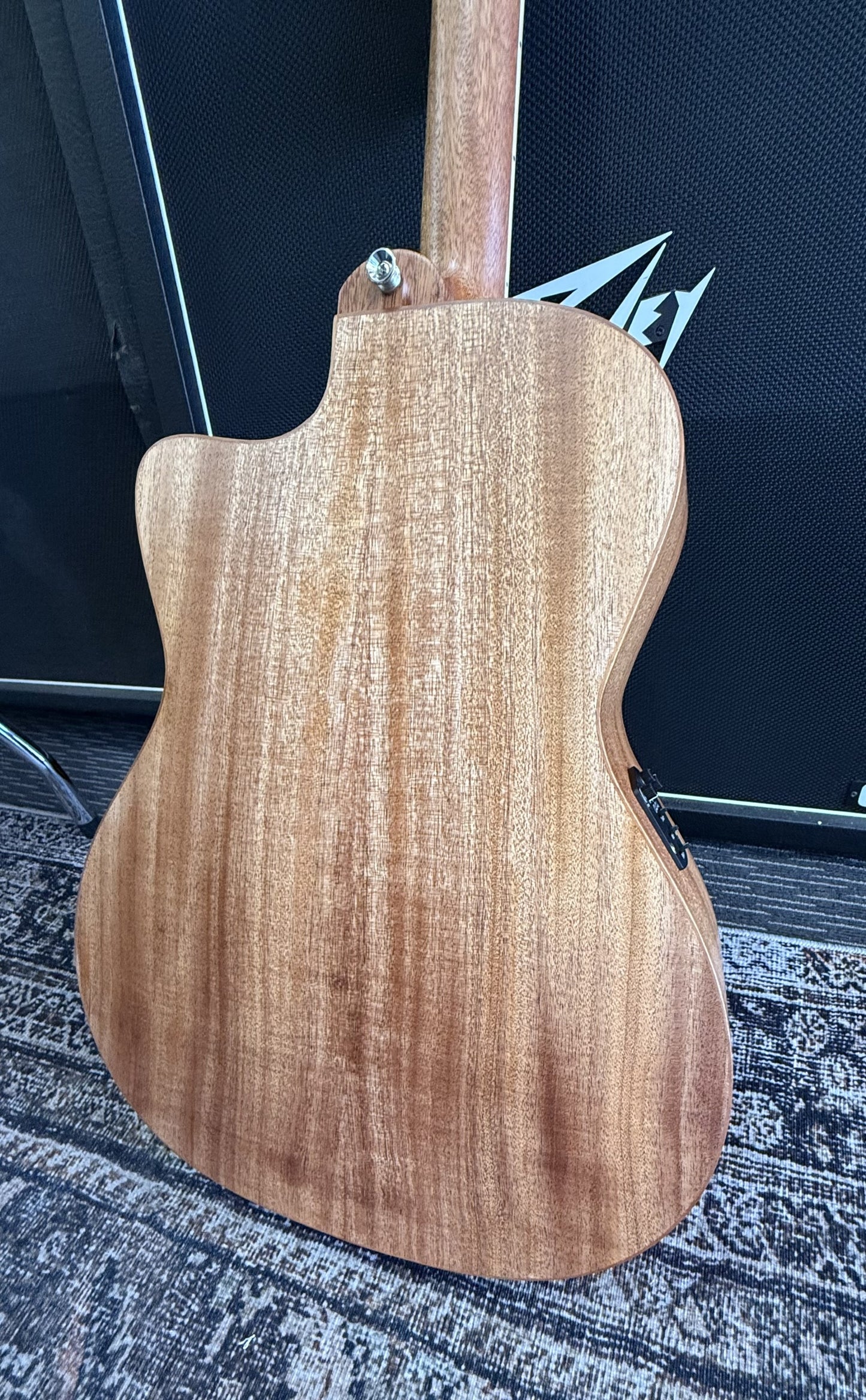 Cole Clark STUDIO Series Acoustic/Electric All Solid African Mahogany with Deluxe Gig Bag