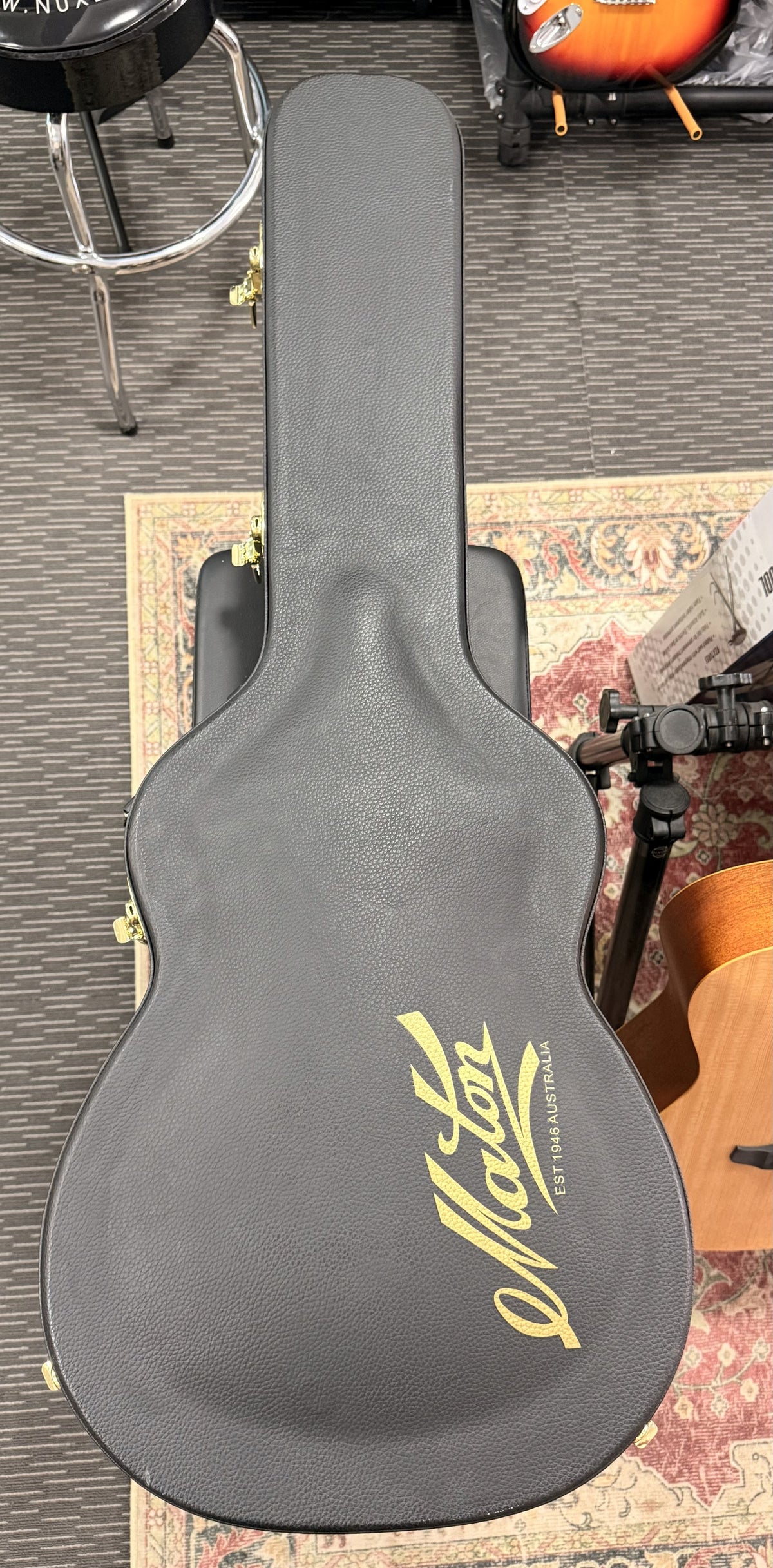 MATON EBG808 ARTIST ACOUSTIC/ELECTRIC WITH CASE SECONDHAND