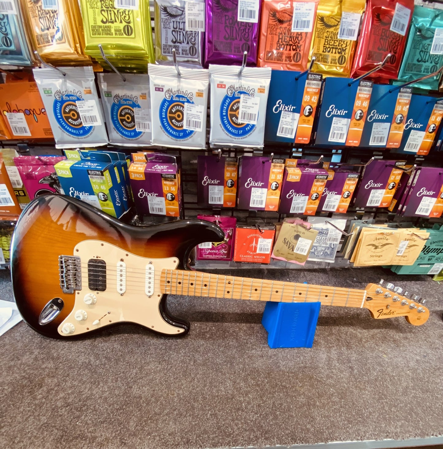 FENDER MEXICAN HSS STRAT WITH GIG BAG (Pre-Loved)