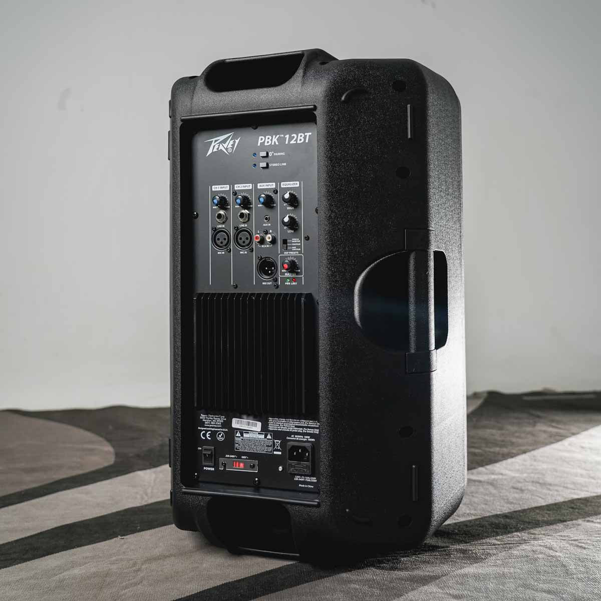 Peavey PBK Series 450W Powered 12" Loudspeaker