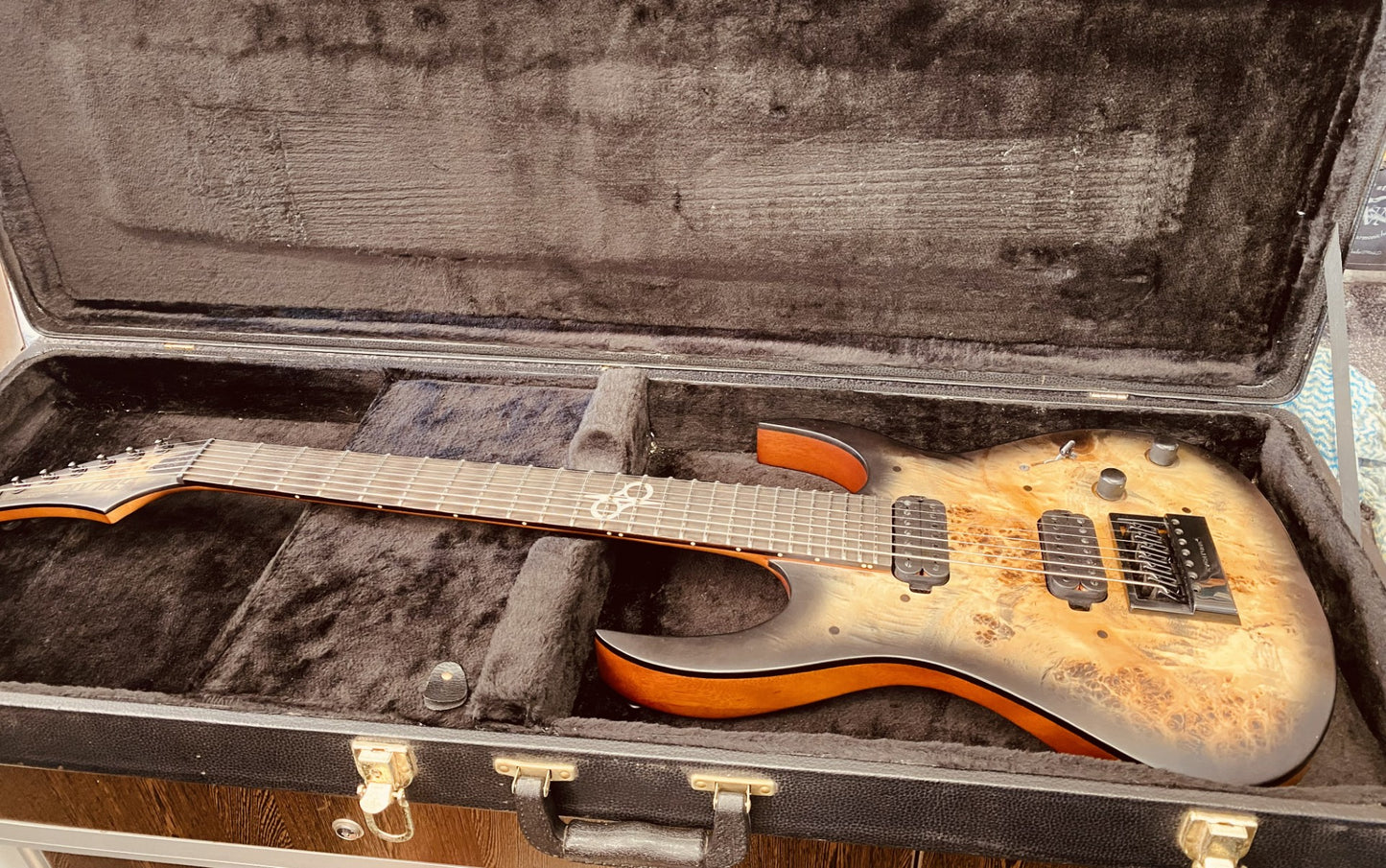 s/h SOLAR S1.7PB 7 STRING ELECTRIC GRT WITH CASE