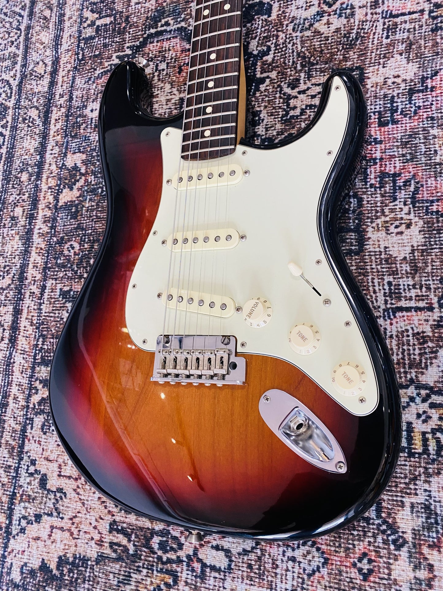Fender American Pro 1 series Strat in Sunburst with case (Preloved)