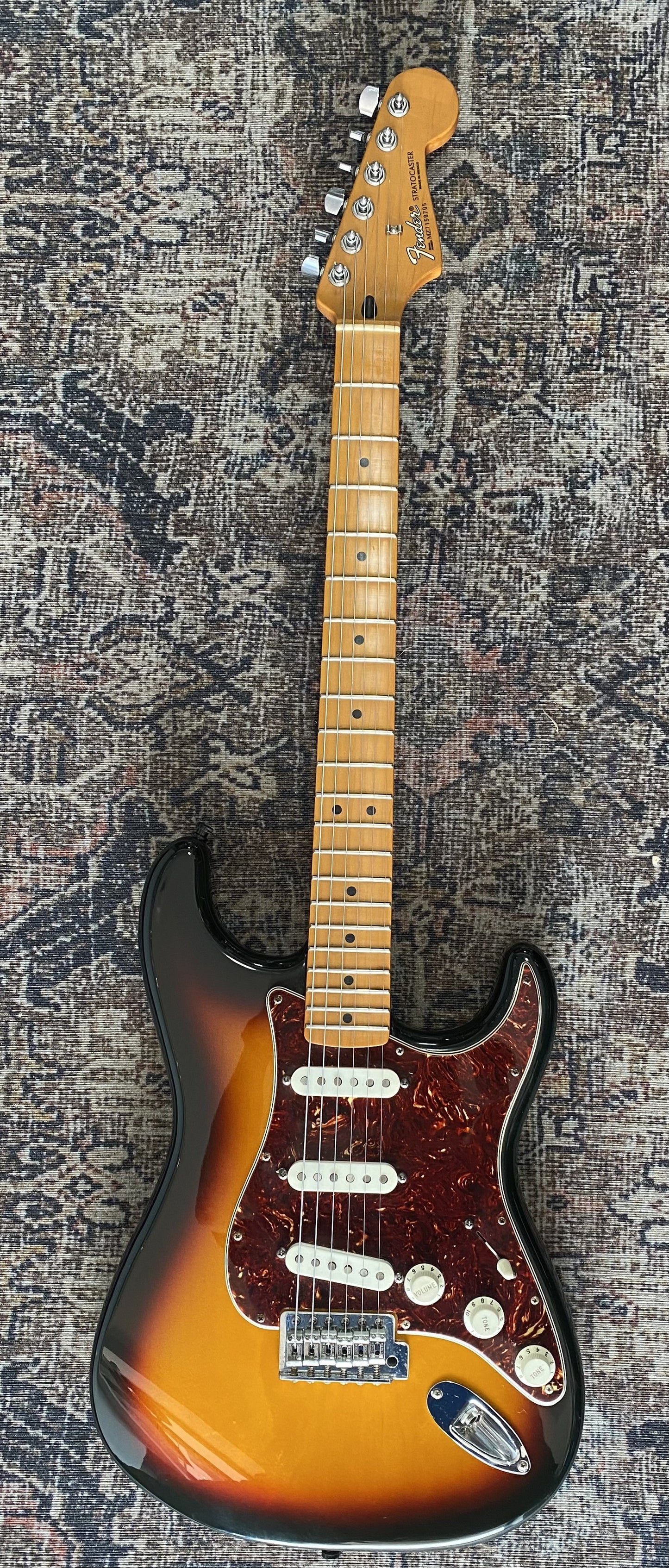 FENDER 2007-2008 MEXICAN STRATOCASTER WITH GATOR CASE (Pre-Loved)