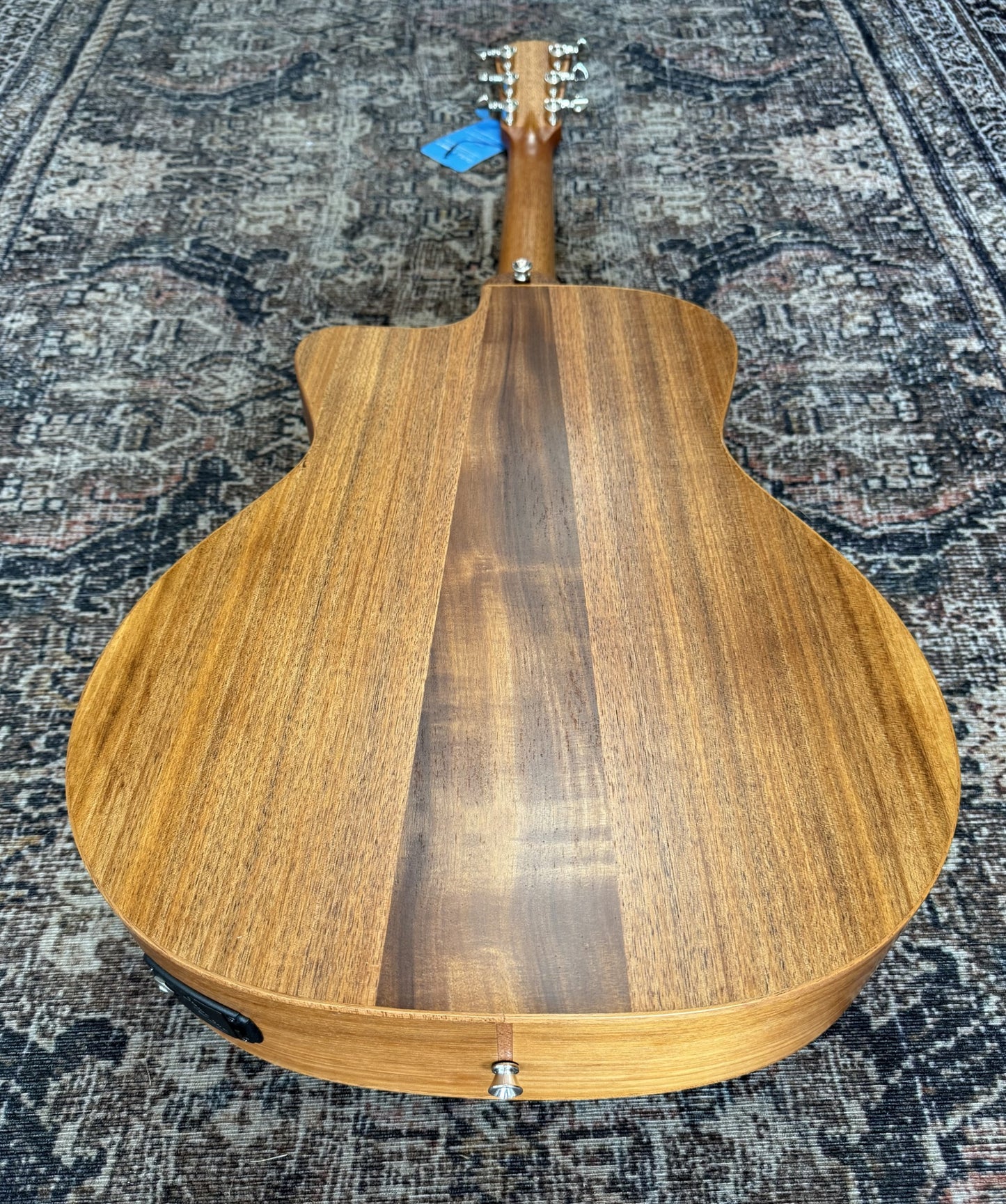 Cole Clark Studio series AN1EC - All Solid Blackwood with Dlx Gig Bag