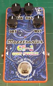 MOZZTRONICS CS-2 COMP SUSTAIN EFFECTS PEDAL