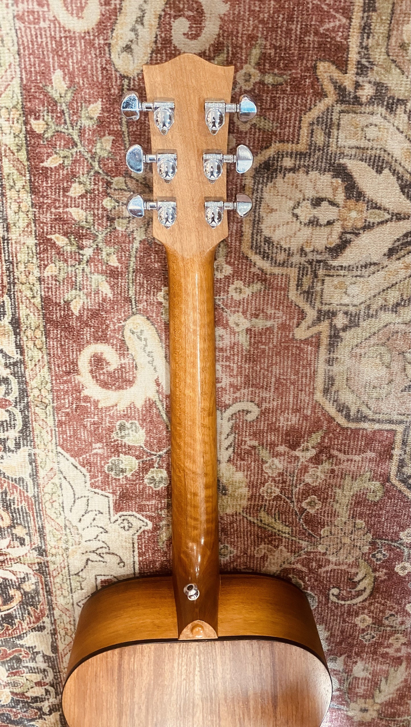 MATON SRS808 ACOUSTIC/ELECTRIC WITH CASE (PRE-LOVED)