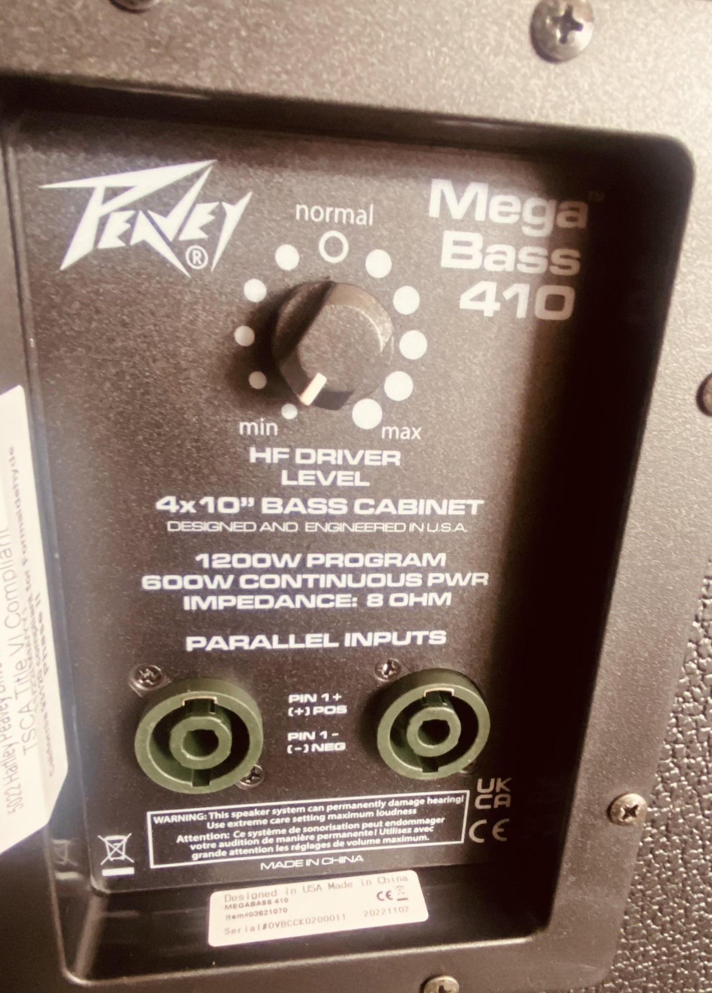 Peavey MegaBass 410 Bass Amp Cabinet 1200-Watt 4x10