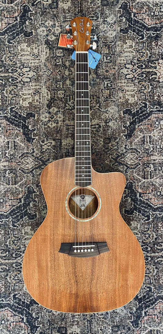 Cole Clark STUDIO Series Acoustic/Electric All Solid African Mahogany with Delux Gig Bag