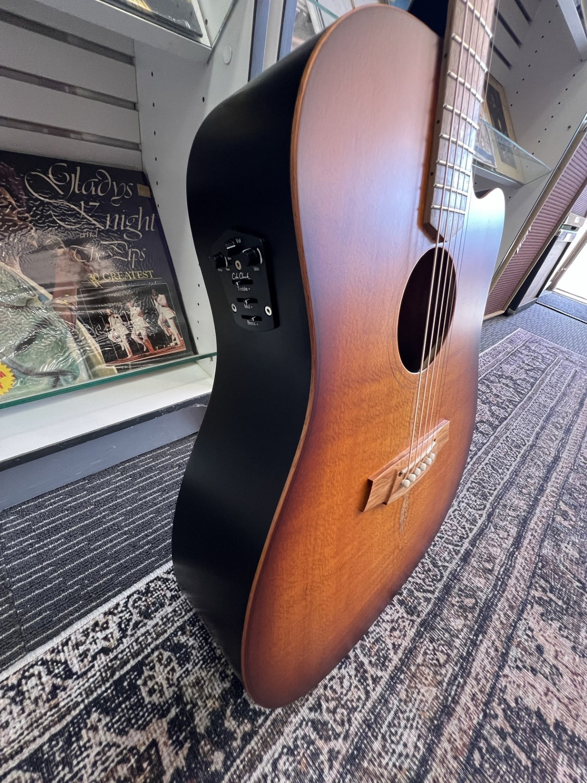 Cole Clark FL2EC Dreadnought Silky Oak in Sunburst top back and sides cutaway