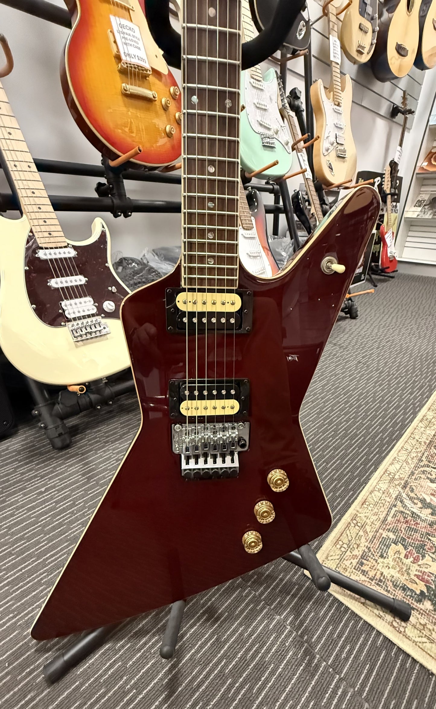 DEAN Z79 FLOYD ELECTRIC GTR WITH CASE - TRANS RED