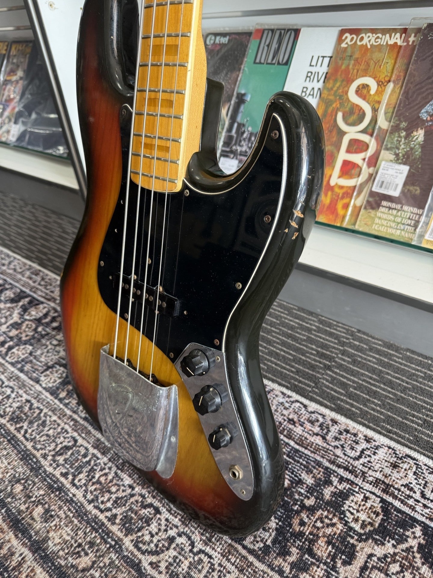 FENDER JAZZ BASS USA - MADE IN 1975 WITH CASE