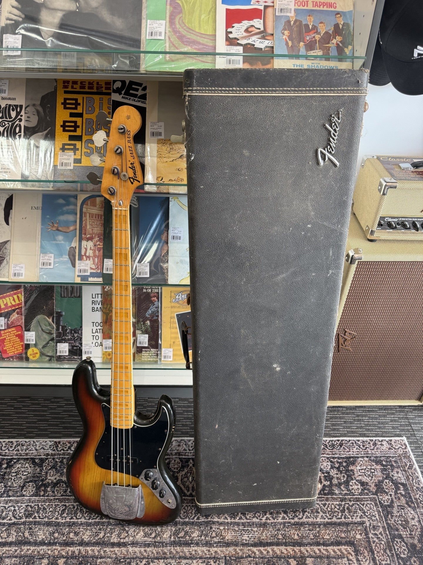 FENDER JAZZ BASS USA - MADE IN 1975 WITH CASE