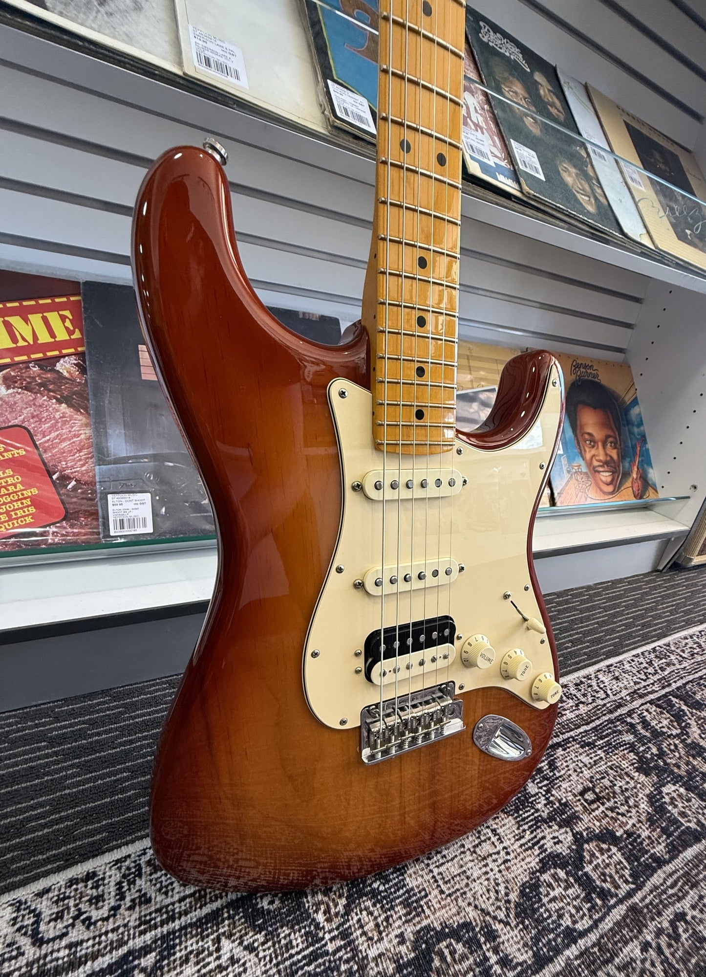 FENDER AMERICAN PRO II STRATOCASTER - SIENNA BURST SN#US22174259 - Secondhand
