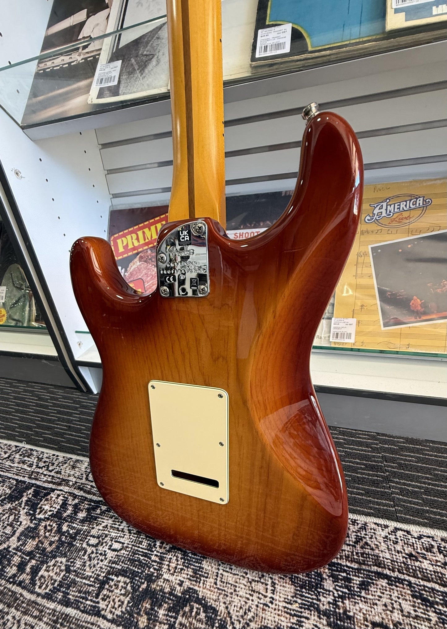 FENDER AMERICAN PRO II STRATOCASTER - SIENNA BURST SN#US22174259 - Secondhand
