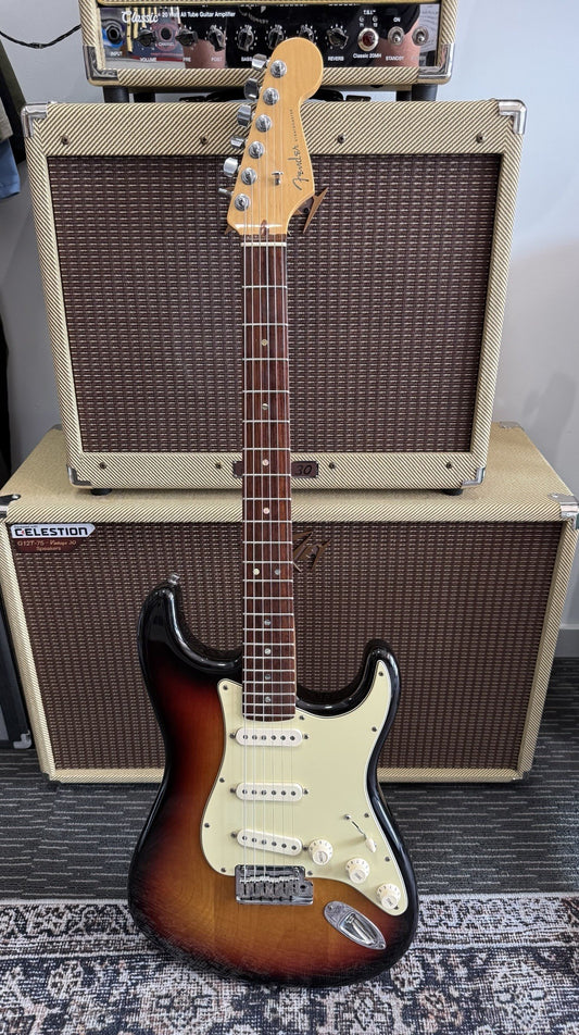 FENDER AMERICAN DELUXE 2007 STRATOCASTER SUNBURST W/CASE