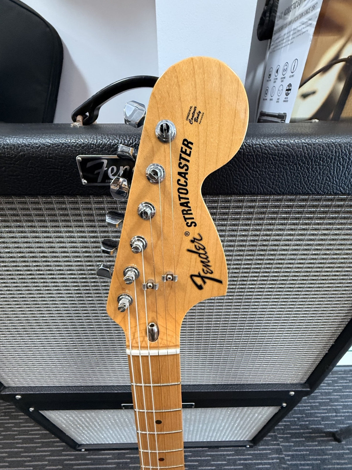 FENDER MEXICAN CLASSIC 70'S SERIES STRAT WITH GIG BAG - SECONDHAND