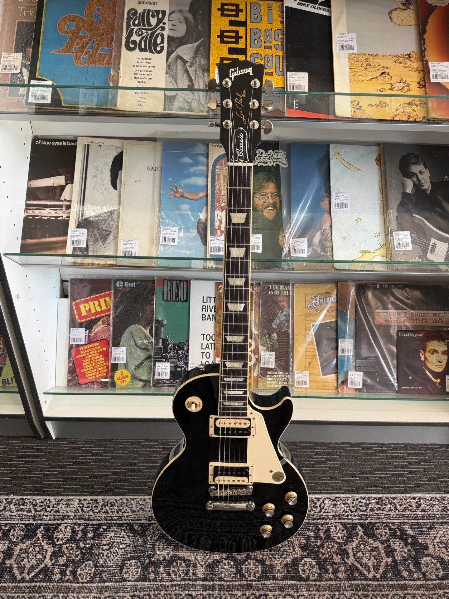 GIBSON LES PAUL CLASSIC - GLOSS BLACK MADE IN 2020/21