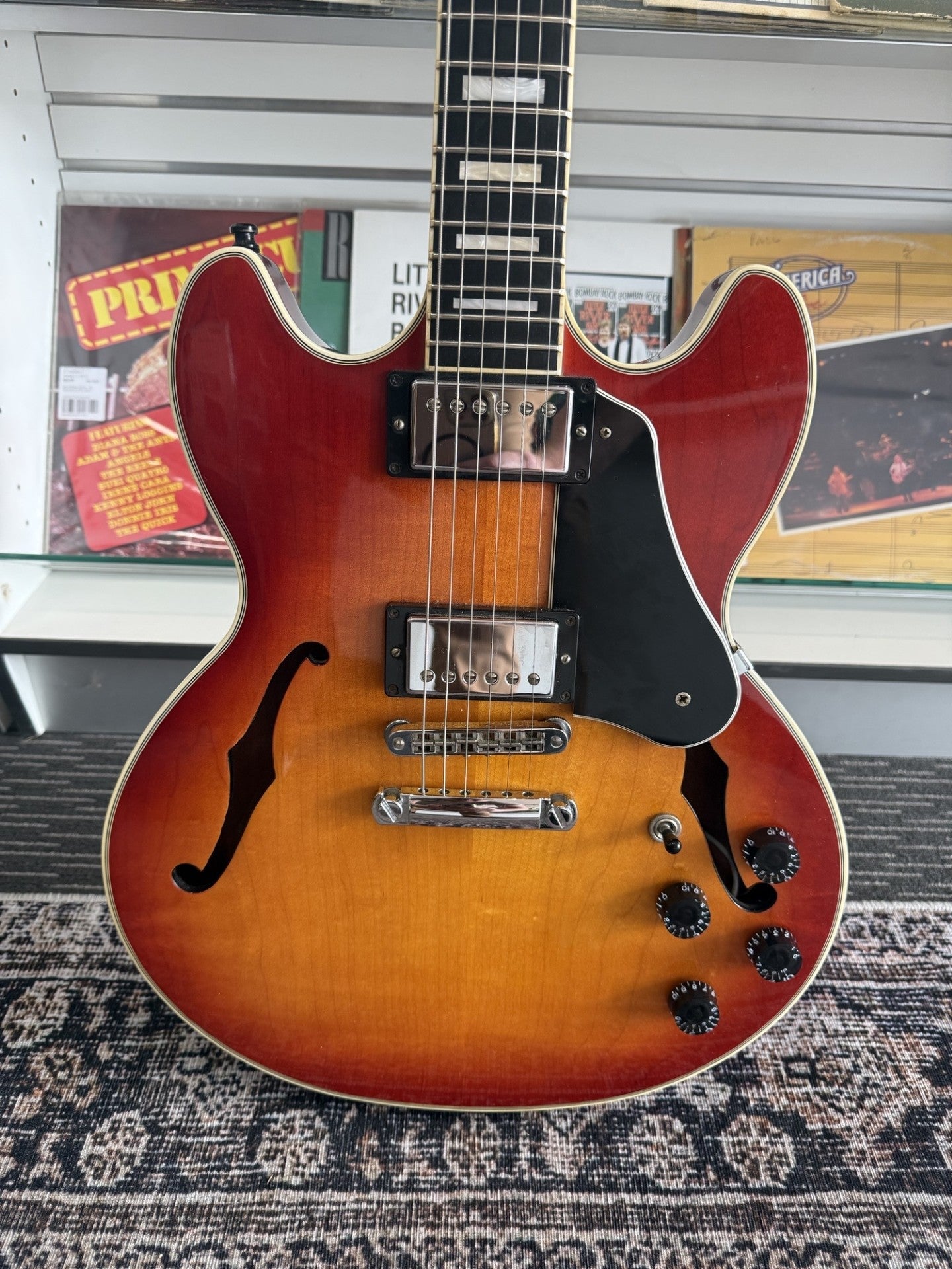 GIBSON MIDTOWN CUSTOM - MADE IN 2012 WITH CASE