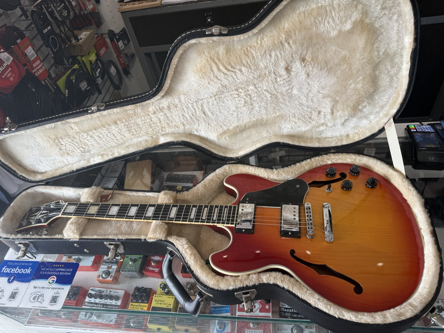 GIBSON MIDTOWN CUSTOM - MADE IN 2012 WITH CASE