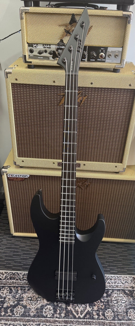 LTD M-4 BLACK METAL BASS WITH MAMMOTH DLX BAG - SECONDHAND