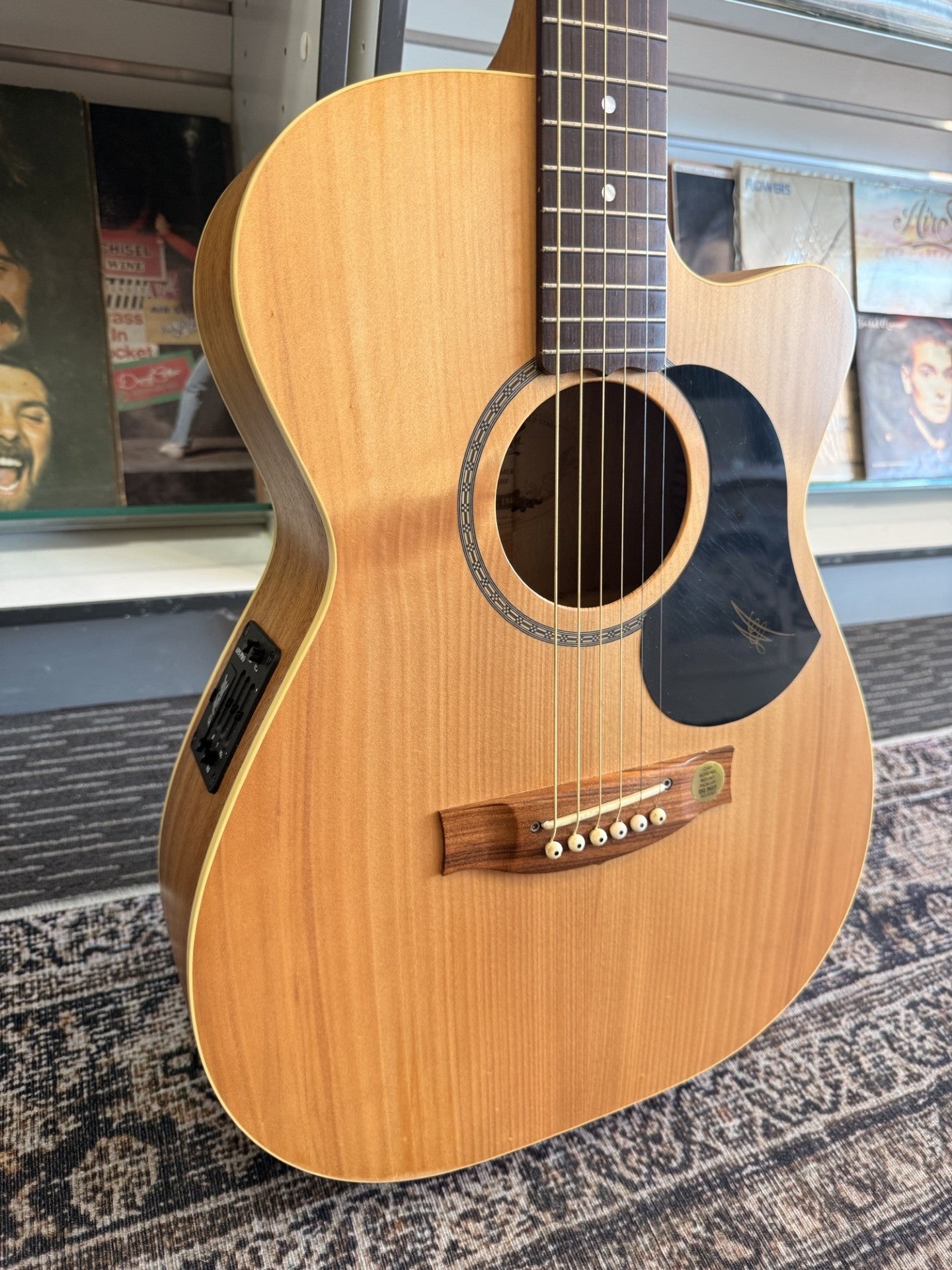 MATON PERFORMER ACOUSTIC/ELECTRIC W/CASE Made in 2017