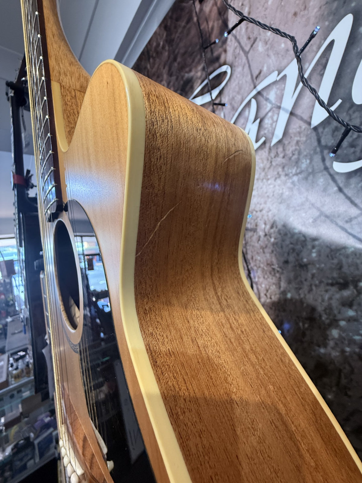 MATON PERFORMER ACOUSTIC/ELECTRIC W/CASE Made in 2017