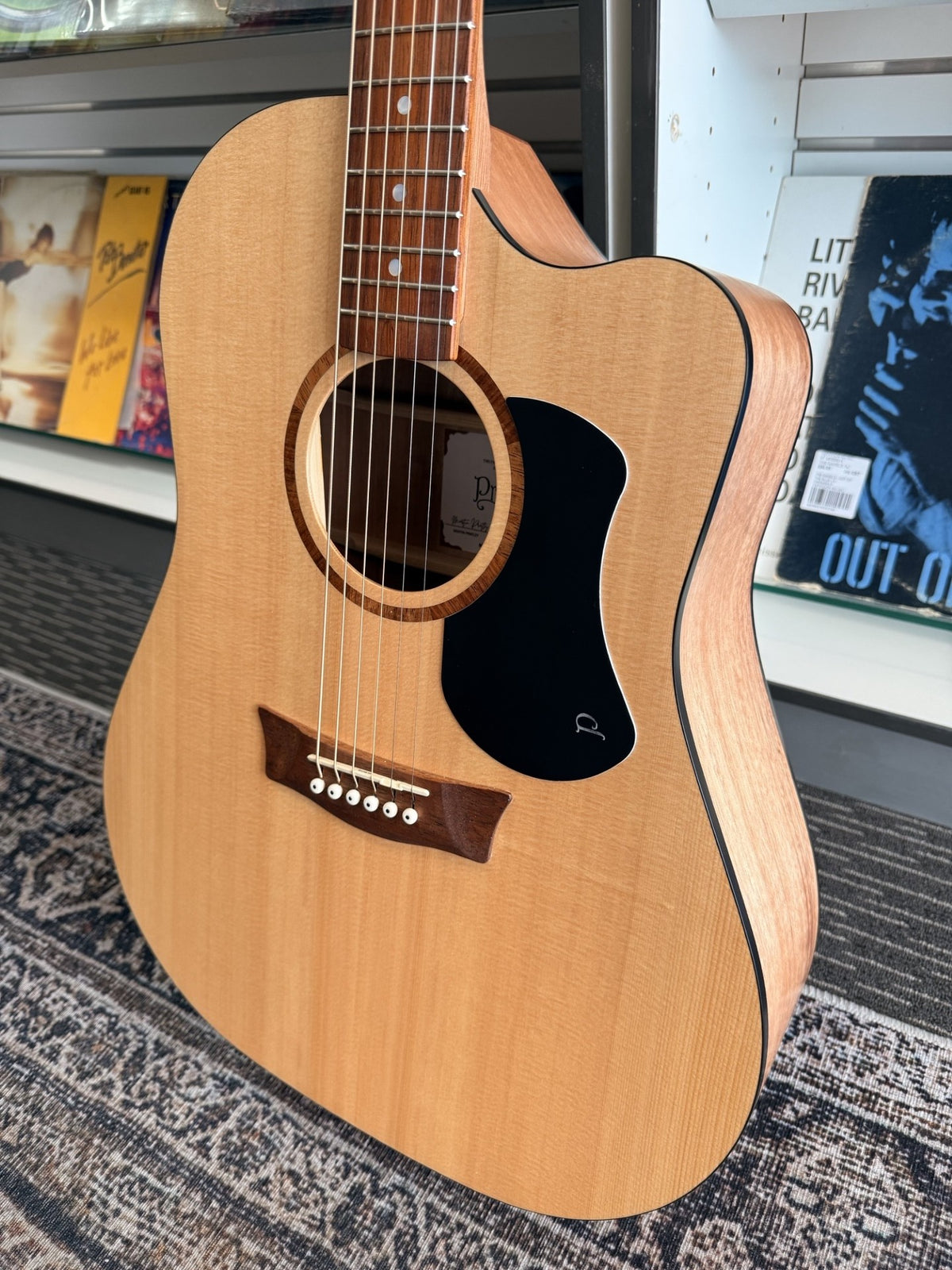 PRATLEY CLASSIC SERIES DREADNOUGHT - SPRUCE/MAPLE - SECOND HAND