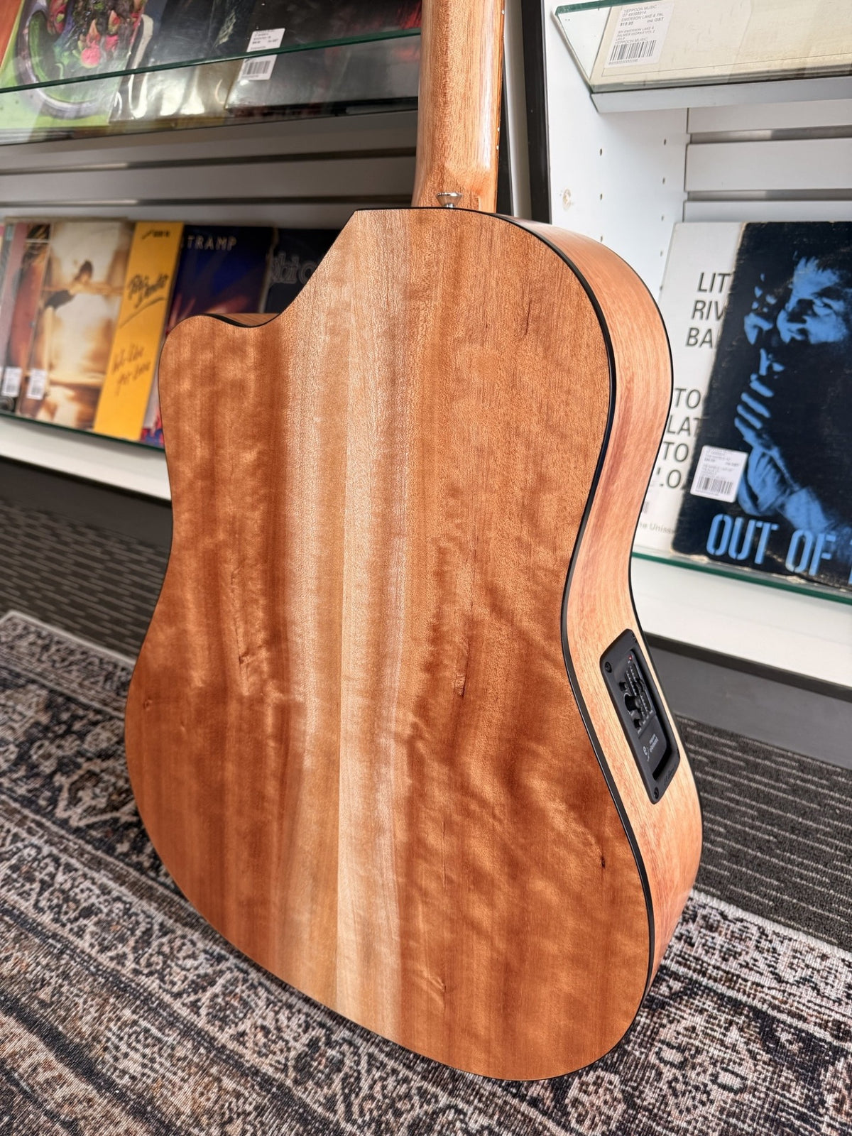 PRATLEY CLASSIC SERIES DREADNOUGHT - SPRUCE/MAPLE - SECOND HAND