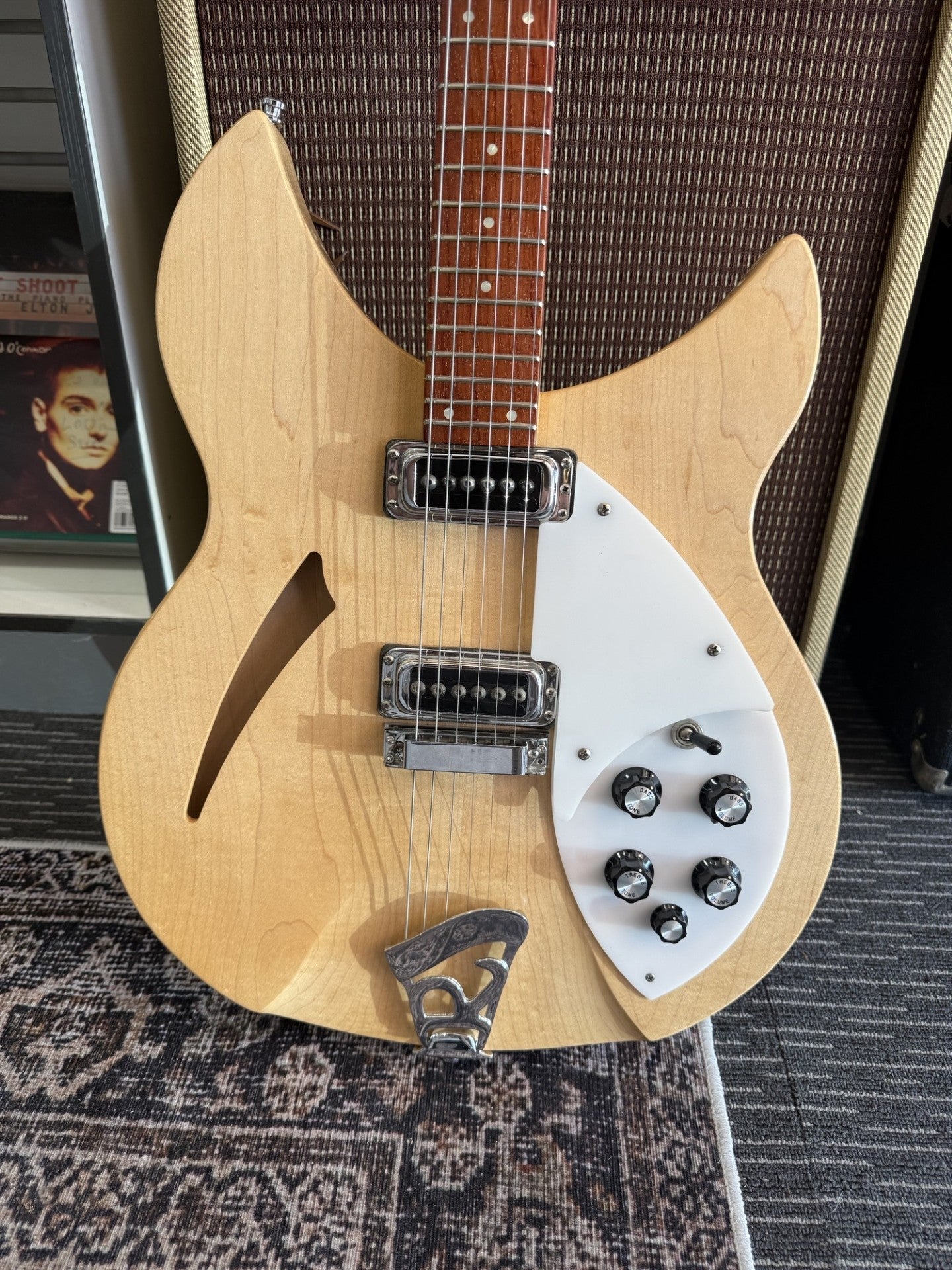 RICKENBACKER 330 MODEL IN MAPLEGLO FINISH - MADE IN 2008