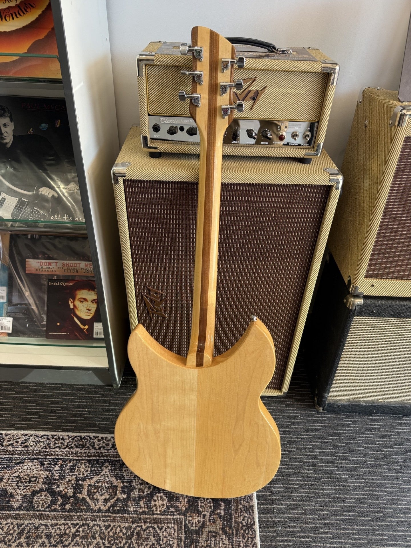 RICKENBACKER 330 MODEL IN MAPLEGLO FINISH - MADE IN 2008
