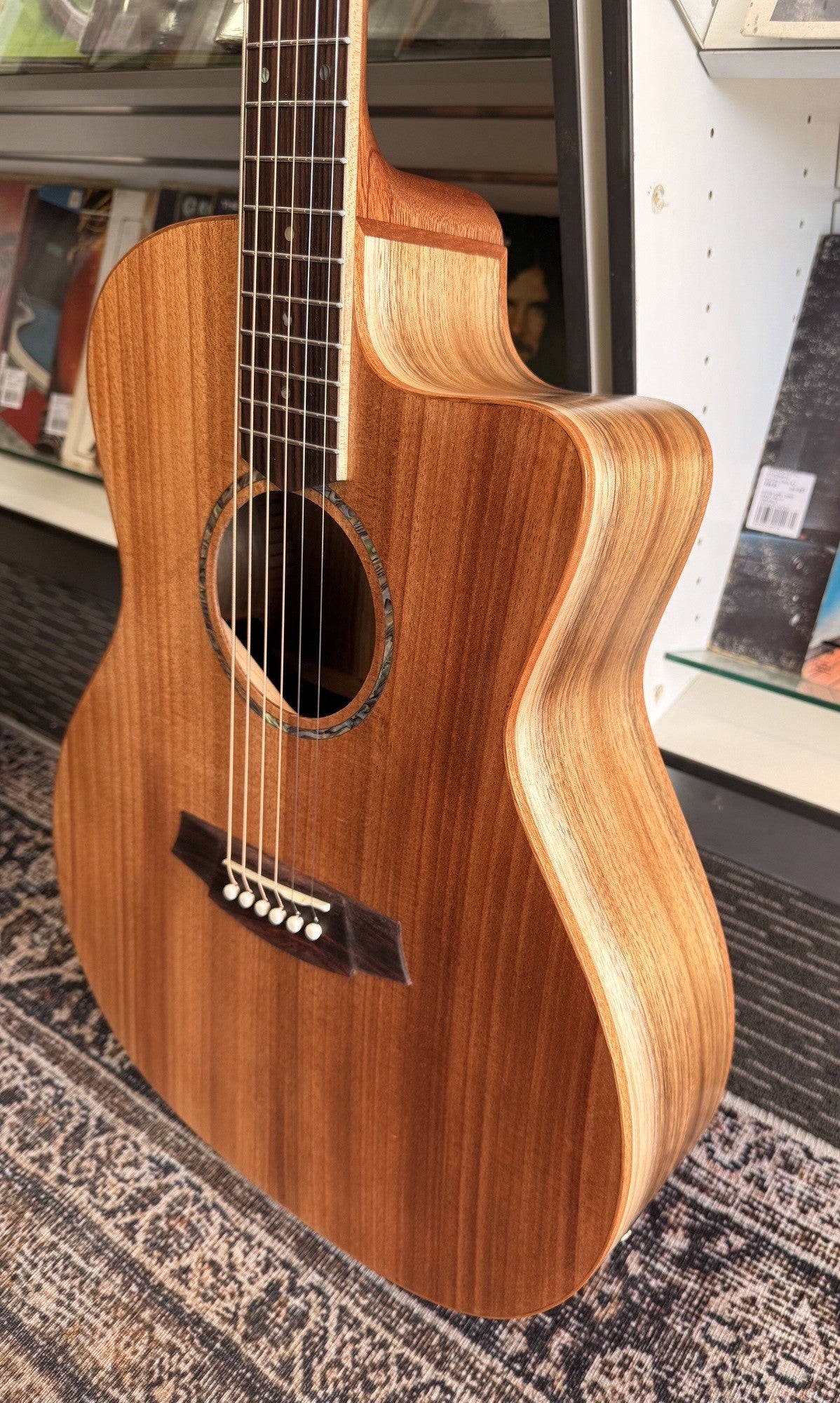 Cole Clark Studio series AN1EC - All Solid Blackwood with Dlx Gig Bag