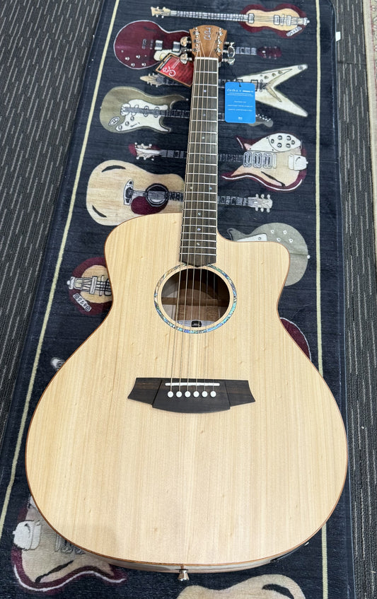 Cole Clark STUDIO Series Acoustic/Electric All Solid Bunya Face Queensland Maple back & sides