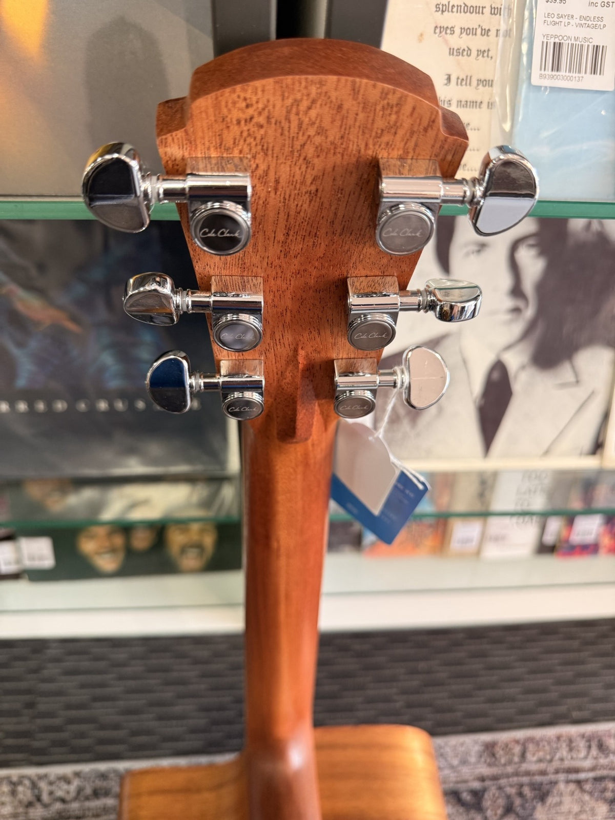 Cole Clark Studio series FL1EC - All solod Blackwood Acoustic/electric with Dlx Bag