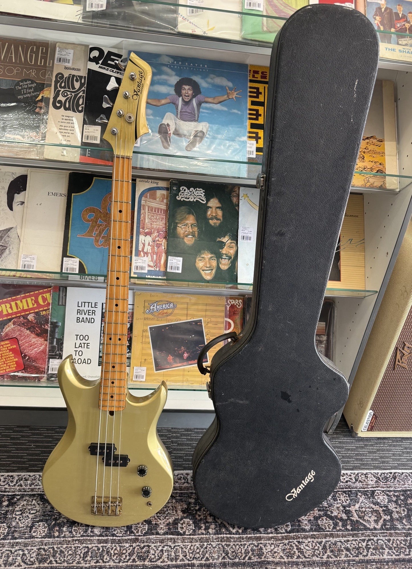 VANTAGE AVENGER BASS - Made in the 1980's JAPAN WITH HARDCASE